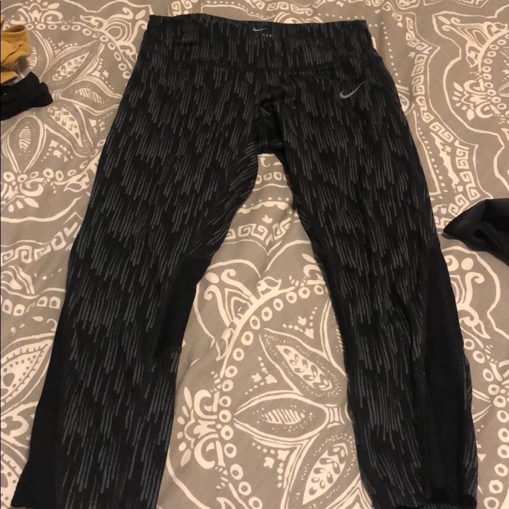 Nike dri fit Capri leggings